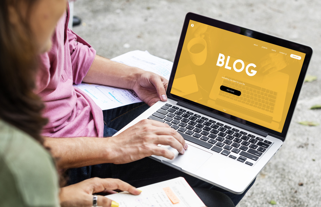 A marketer reviewing how to rank a blog on their computer screen.
